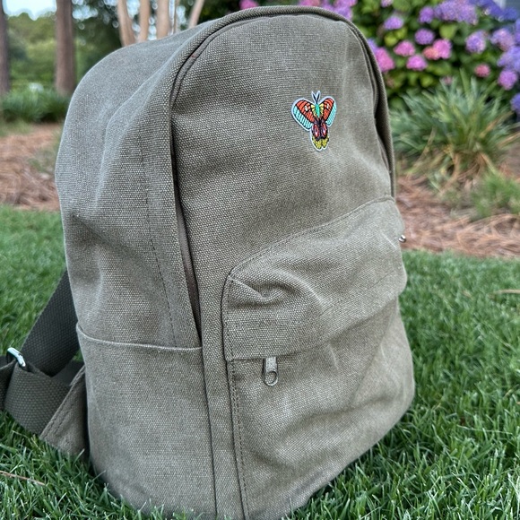 Moth olive / army green medium backpack - Picture 2 of 6